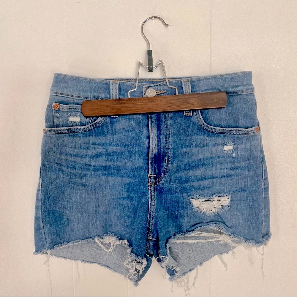 Levi’s ~ Frayed, Blue Wash, High Rise, Denim Shorts
